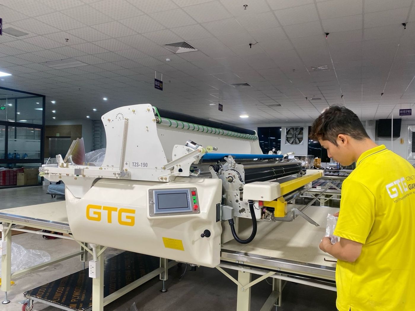 GTG automatic fabric spreading machine in the cutting room at TAV Factory 1